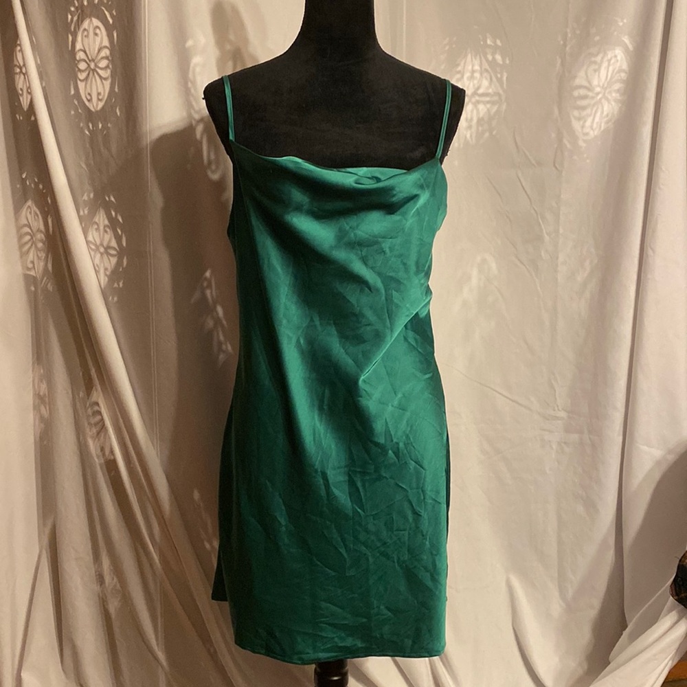 Green silk short dress
